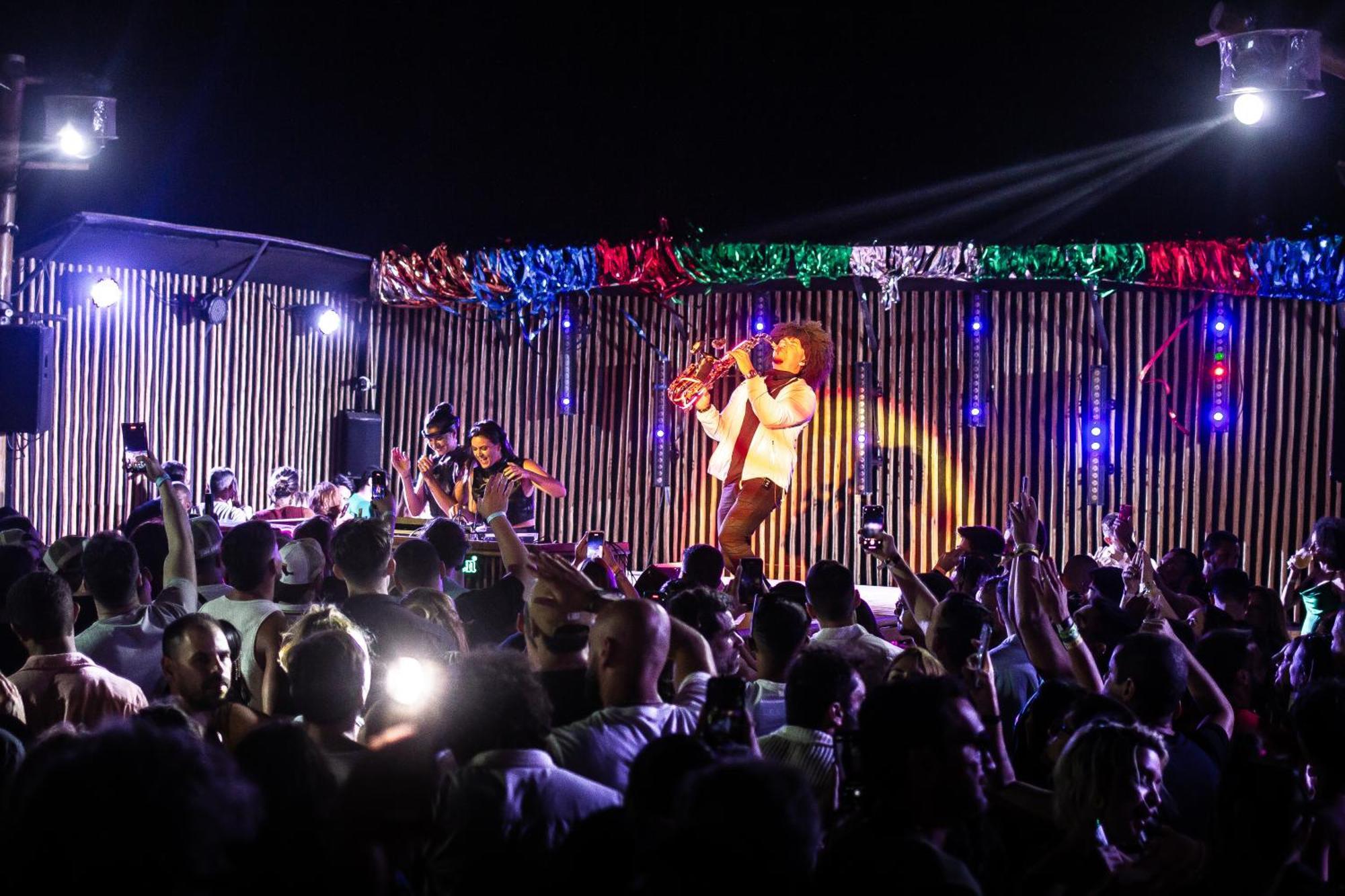 Café Jeri Hotel Jijoca de Jericoacoara Exterior foto The band performing in 2019