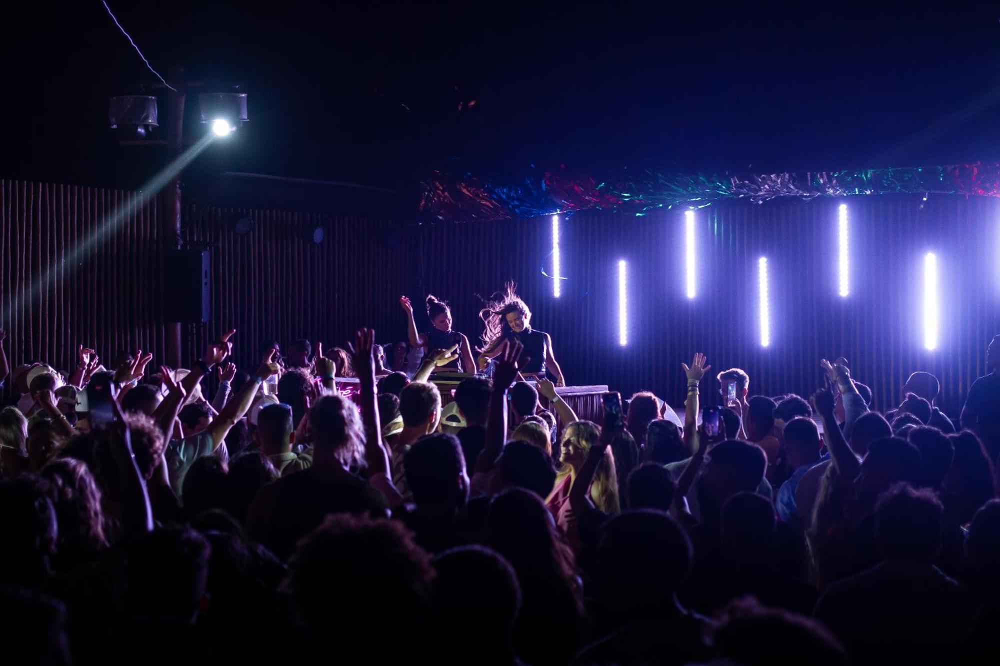 Café Jeri Hotel Jijoca de Jericoacoara Exterior foto The crowd at a nightclub